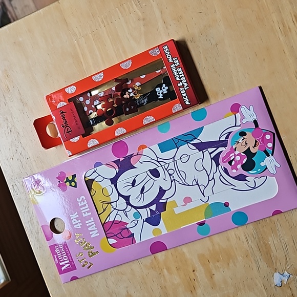 DISNEY TWEEZER AND NAIL FILES - Picture 8 of 9